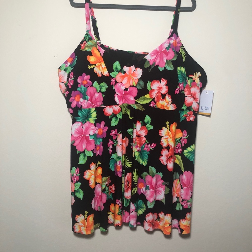 NWT Craft & Barrow Hibiscus Floral Tankini Top